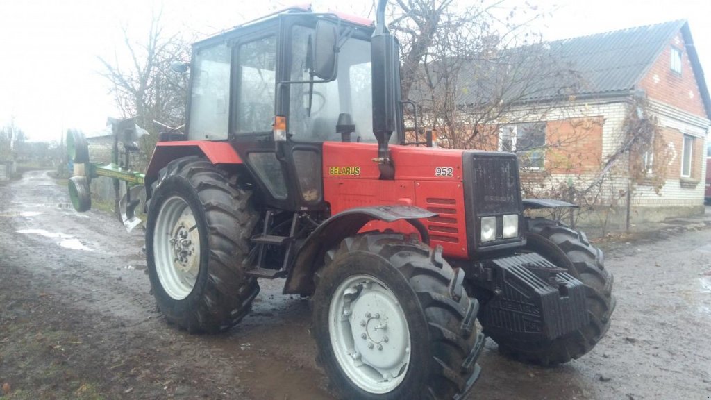 Oldtimer-Traktor typu Belarus Беларус-952, Neumaschine w Здолбунів (Zdjęcie 1)