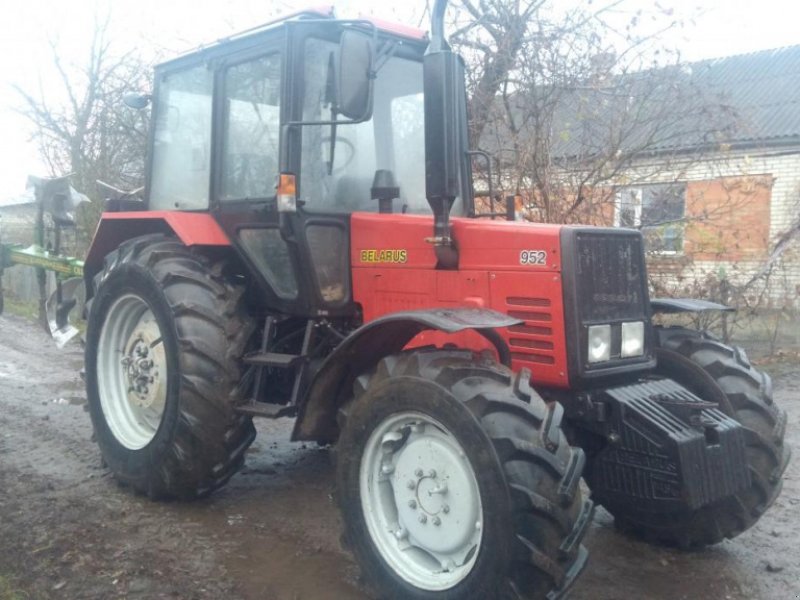 Oldtimer-Traktor typu Belarus Беларус-952, Neumaschine w Здолбунів